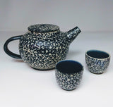 Teapot and 2 Extra large mugs in broken triangle pattern